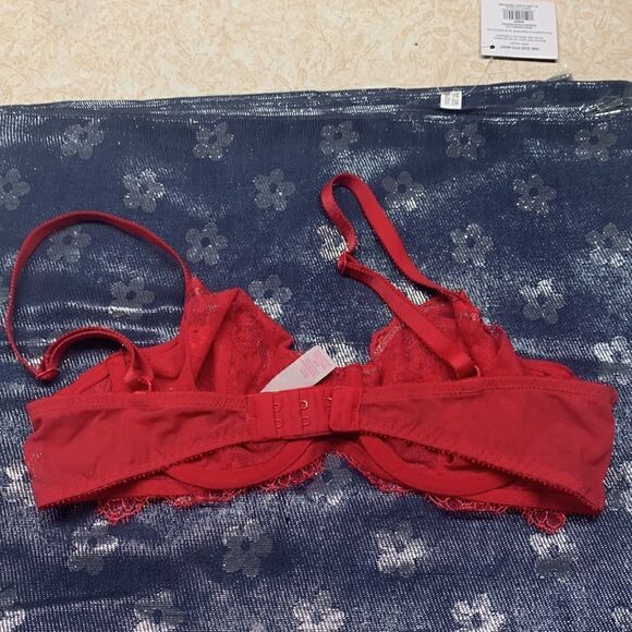 🔥5/20🔥Victoria Secret Dream Angels  Lacy Bra Sz 34B - Picture 2 of 8